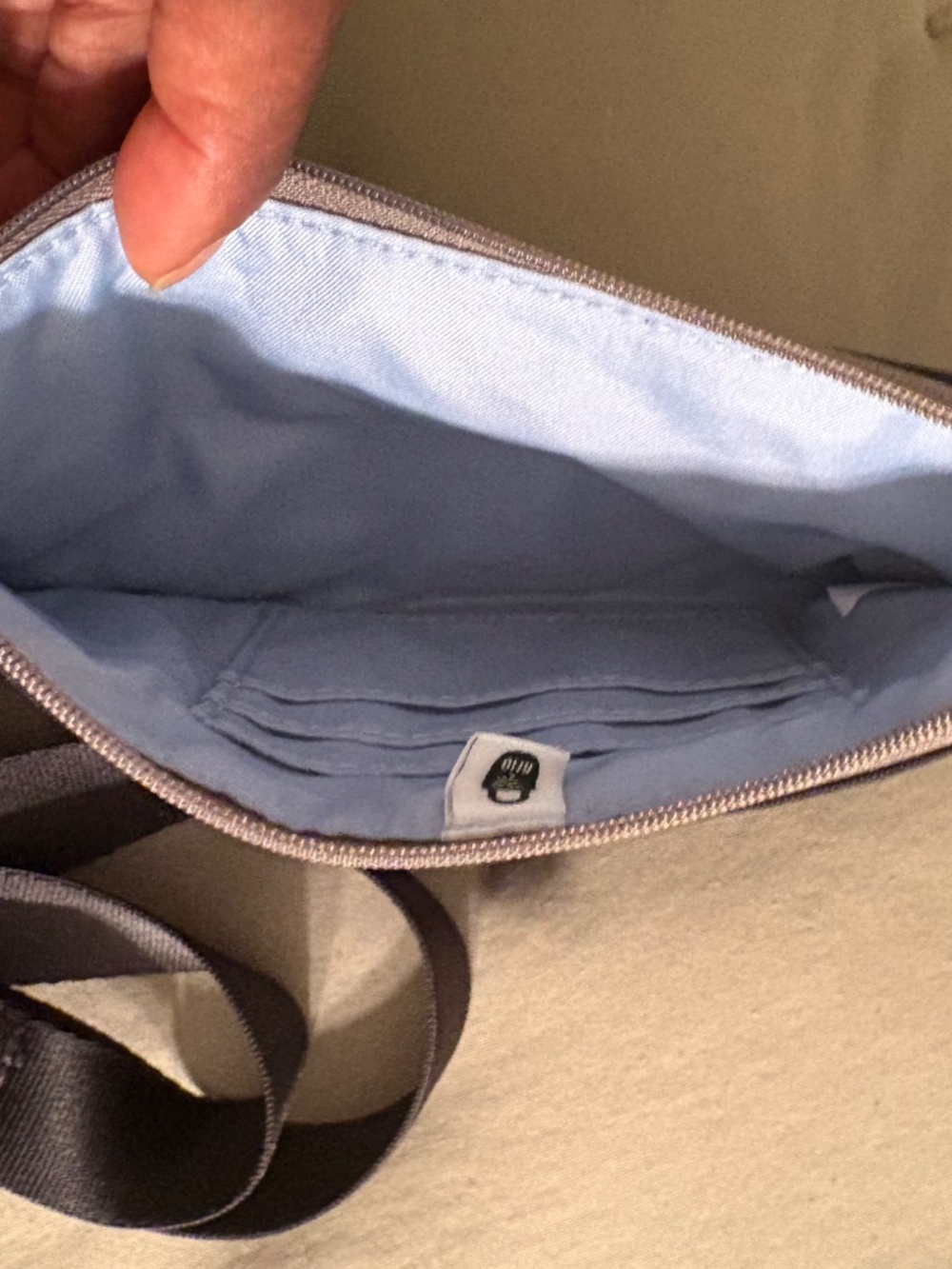 Baggallini Crossbody - Picture 8 of 8